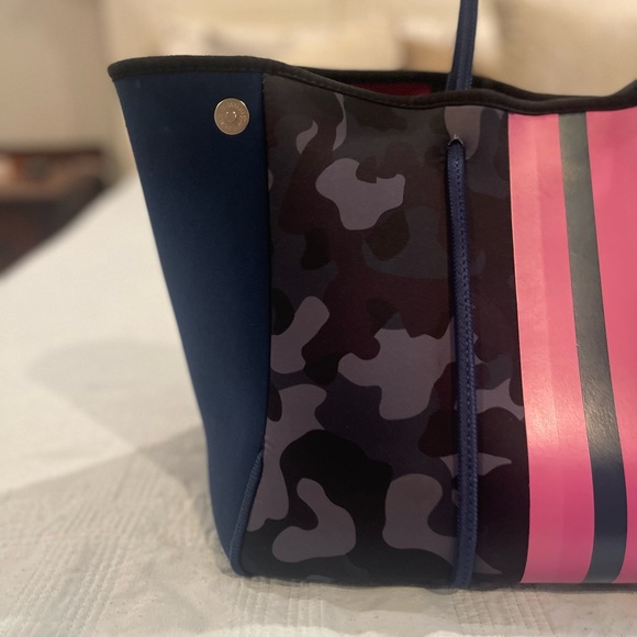 Neoprene blue camo with pink accent expandable bag with smaller zippered pouch - Picture 2 of 6